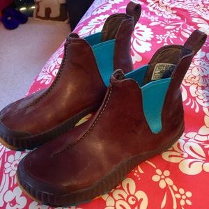 simple leather boots